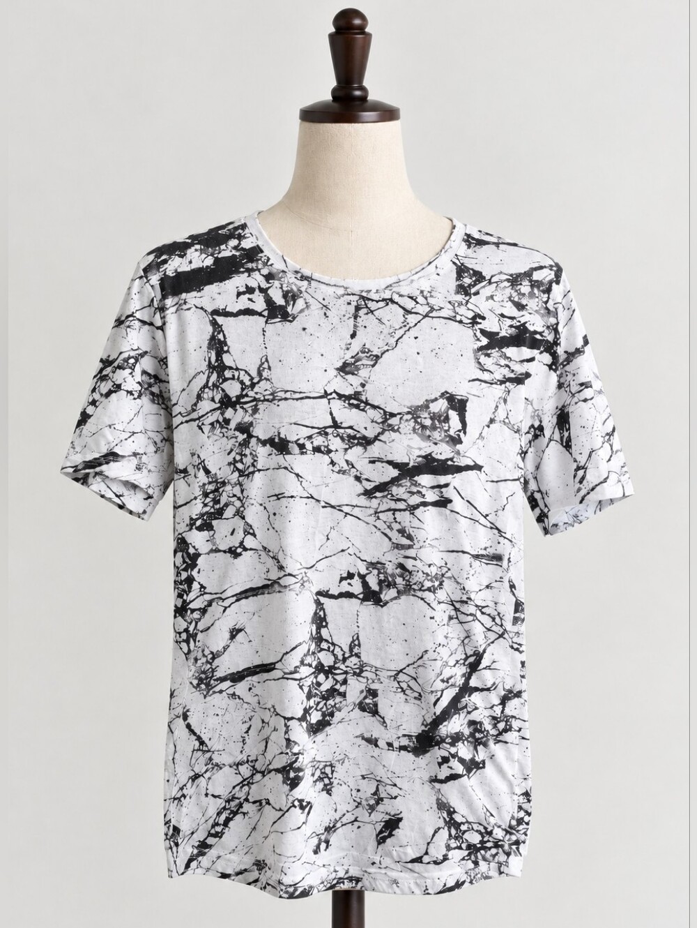 Urban ID Black & White Abstract Print T-Shirt - Size S